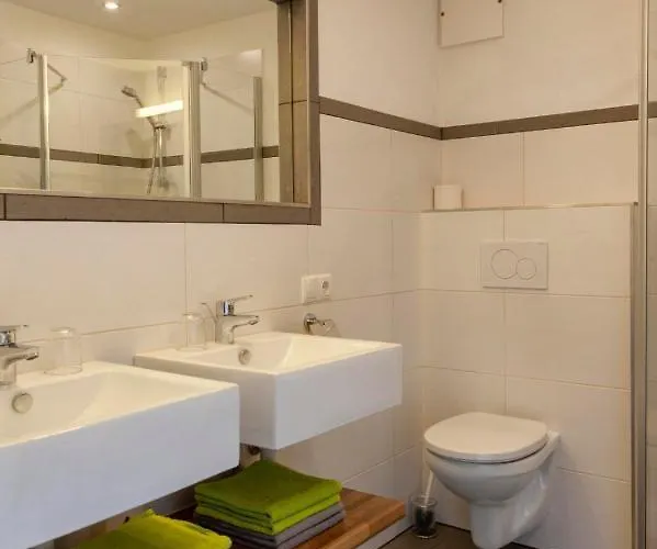 Lara & Lea Zell am Ziller